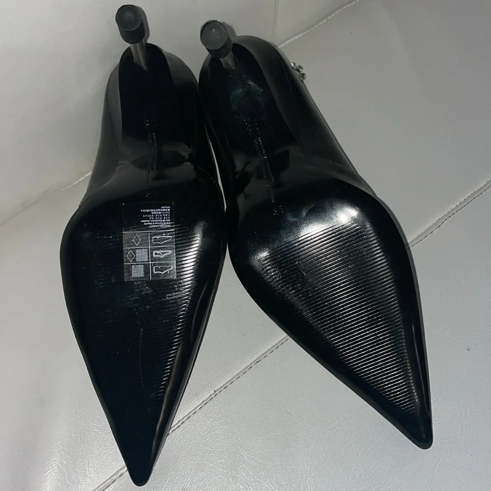 New H&M black Rhinestone Chain-detail Pumps size 38